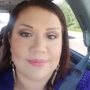 Meet your Posher, Yanet